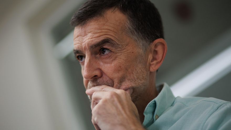 Archivo - El coordinador federal de IU, Antonio Maíllo, durante una entrevista para Europa Press, en la sede de la agencia, a 7 de agosto de 2024, en Madrid (España).