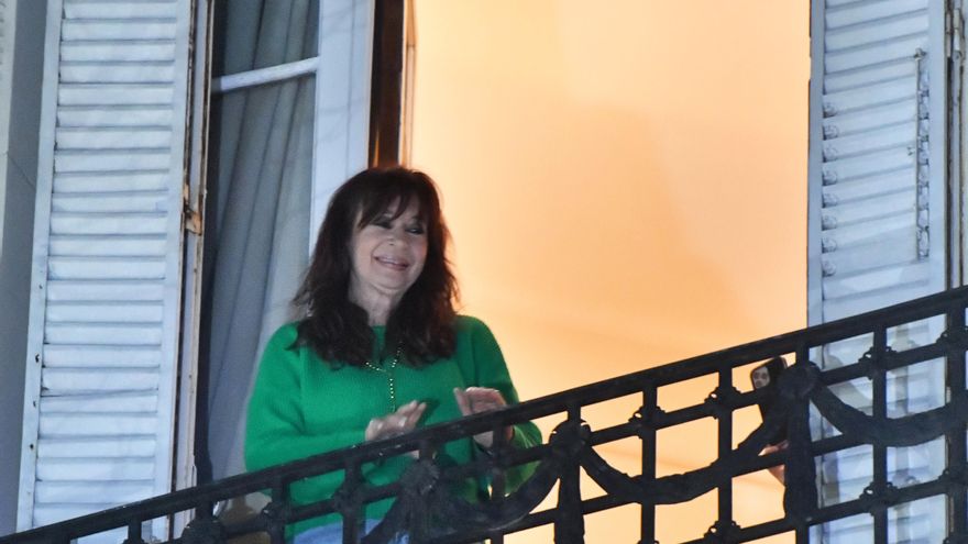 Cristina Fernández lanza críticas al programa económico de Milei: "¡Qué olor a default!"