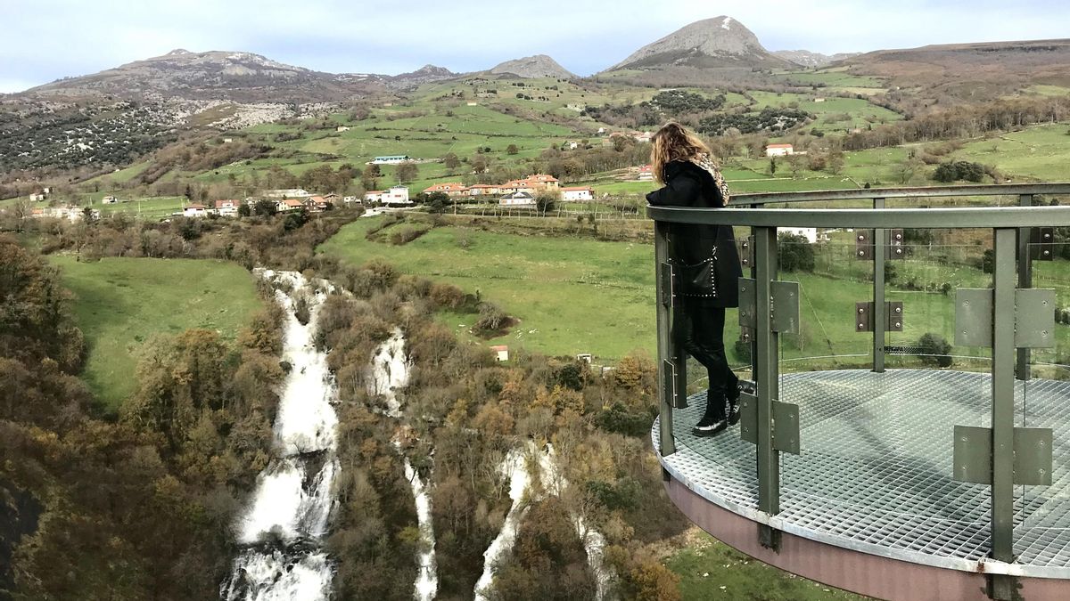 Archivo - Salto del río Gándara en Soba donde se construirá la tirolina