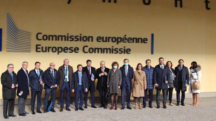 Ningún responsable europeo de los fondos se ve con Casado y los cargos del PP en su ofensiva en Bruselas