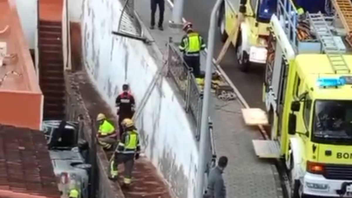 Coche empotrado este jueves en Teror, en Gran Canaria