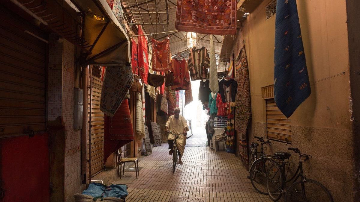 Los zocos tradicionales representan el motor económico de la comunidad, manteniendo la misma estructura e identidad comercial de hace varios siglos