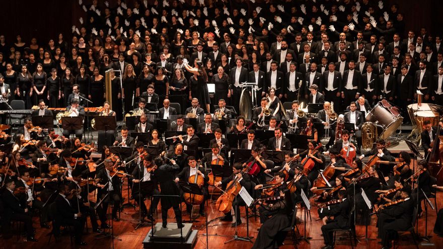 Sistema de Orquestas da concierto para memoria histórica venezolana como parte de festival