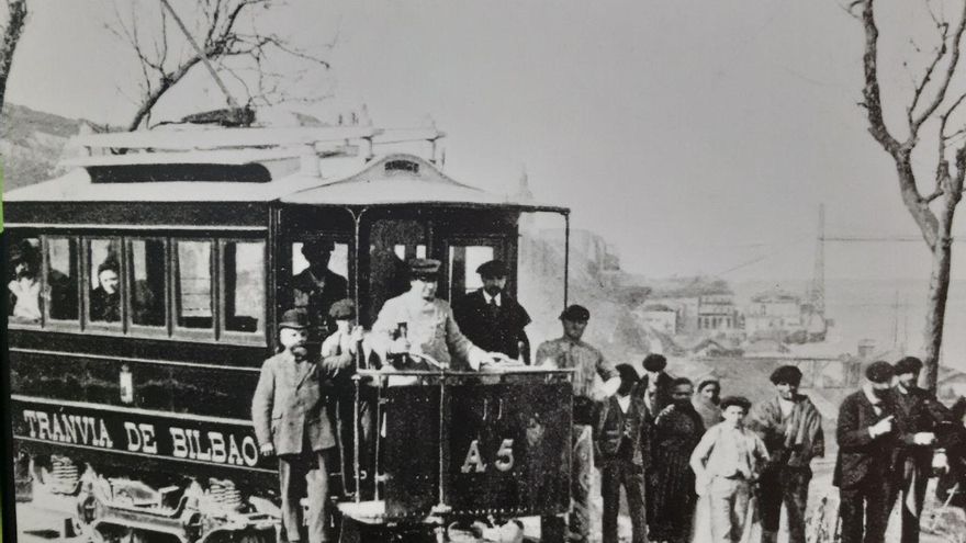 El primer vehículo ferroviario eléctrico de Euskadi y de España, en 1896