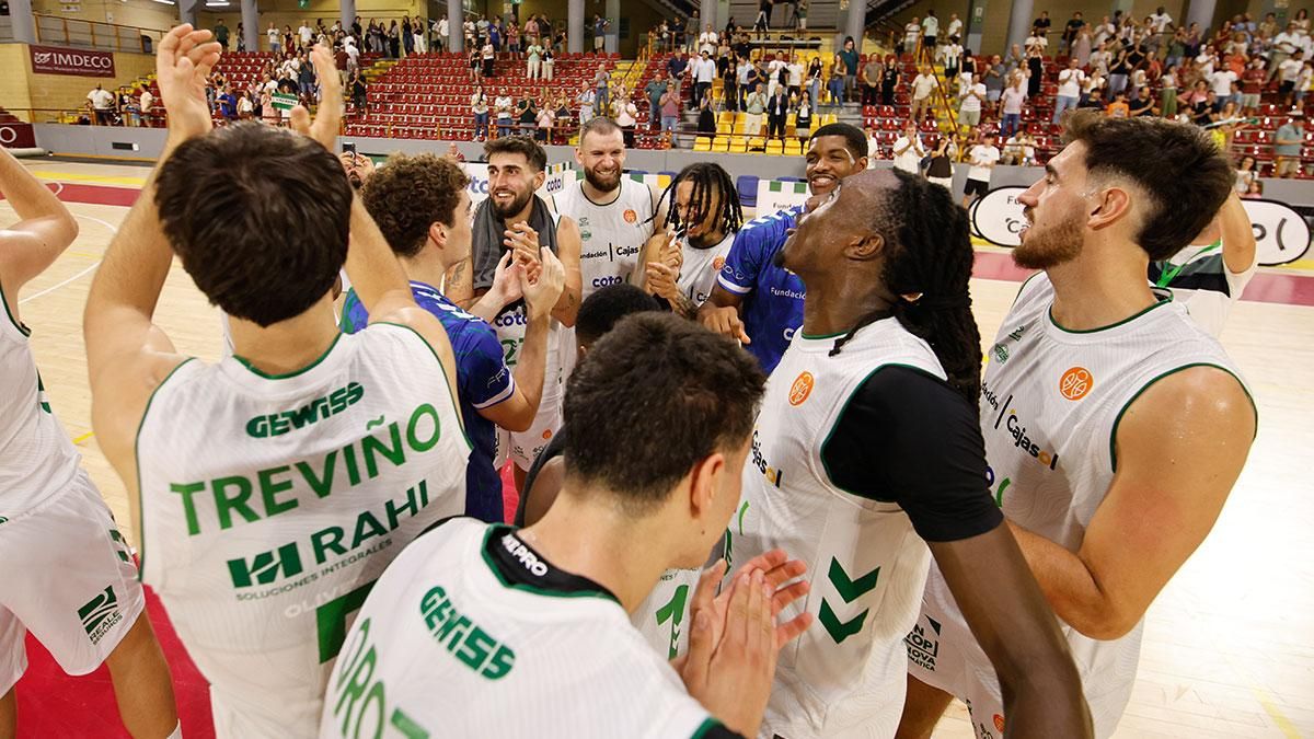El estreno del Cajasol Coto Córdoba en Primera FEB, en imágenes