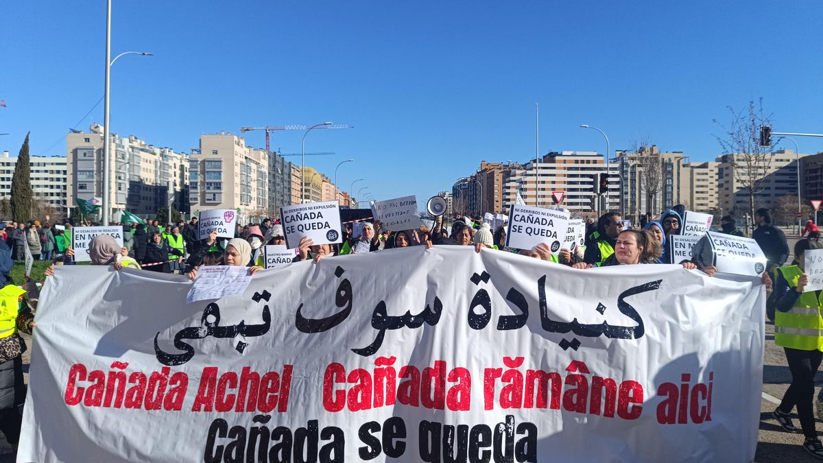 La cabecera de la marcha 'Cañada se queda', este sábado a la altura de Valdecarros.