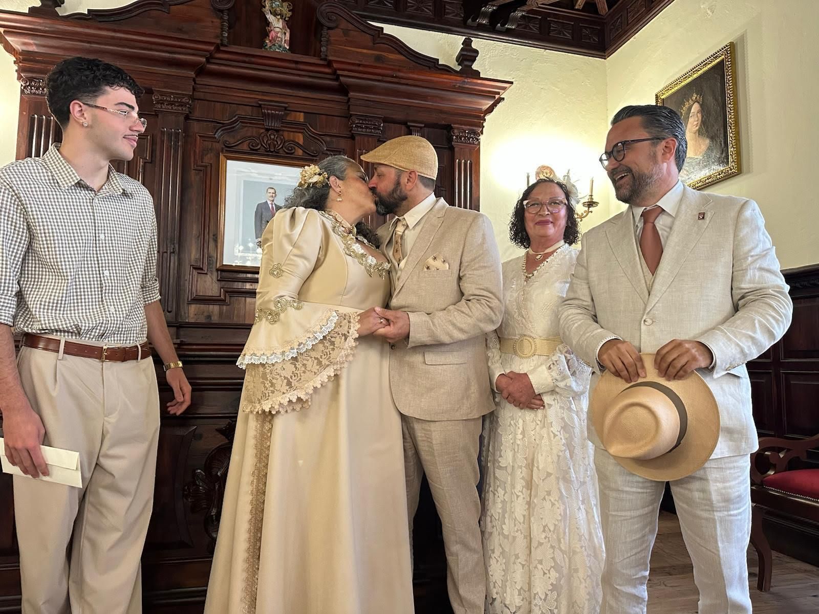 Boda indiana en el Ayuntamiento de Santa Cruz de La Palma.