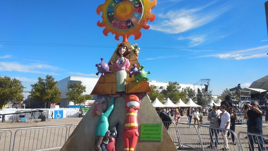 Otra cara de la falla que Vox eligió para mandar a la hoguera en Viva 21.