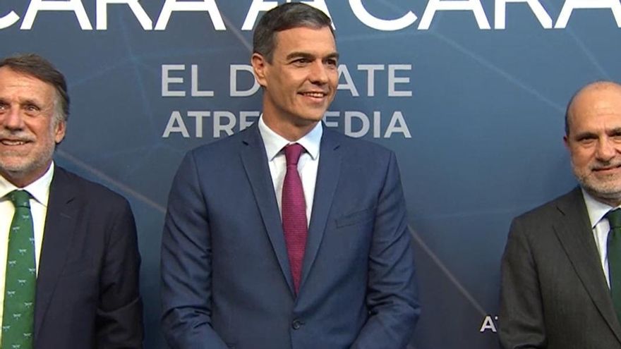 Pedro Sánchez en su llegada a los estudios de Atresmedia.