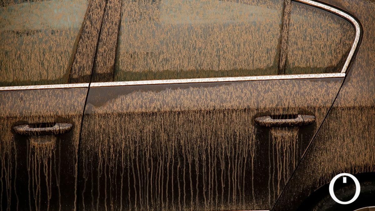 Córdoba amanece enfangada tras una histórica lluvia de barro de madrugada