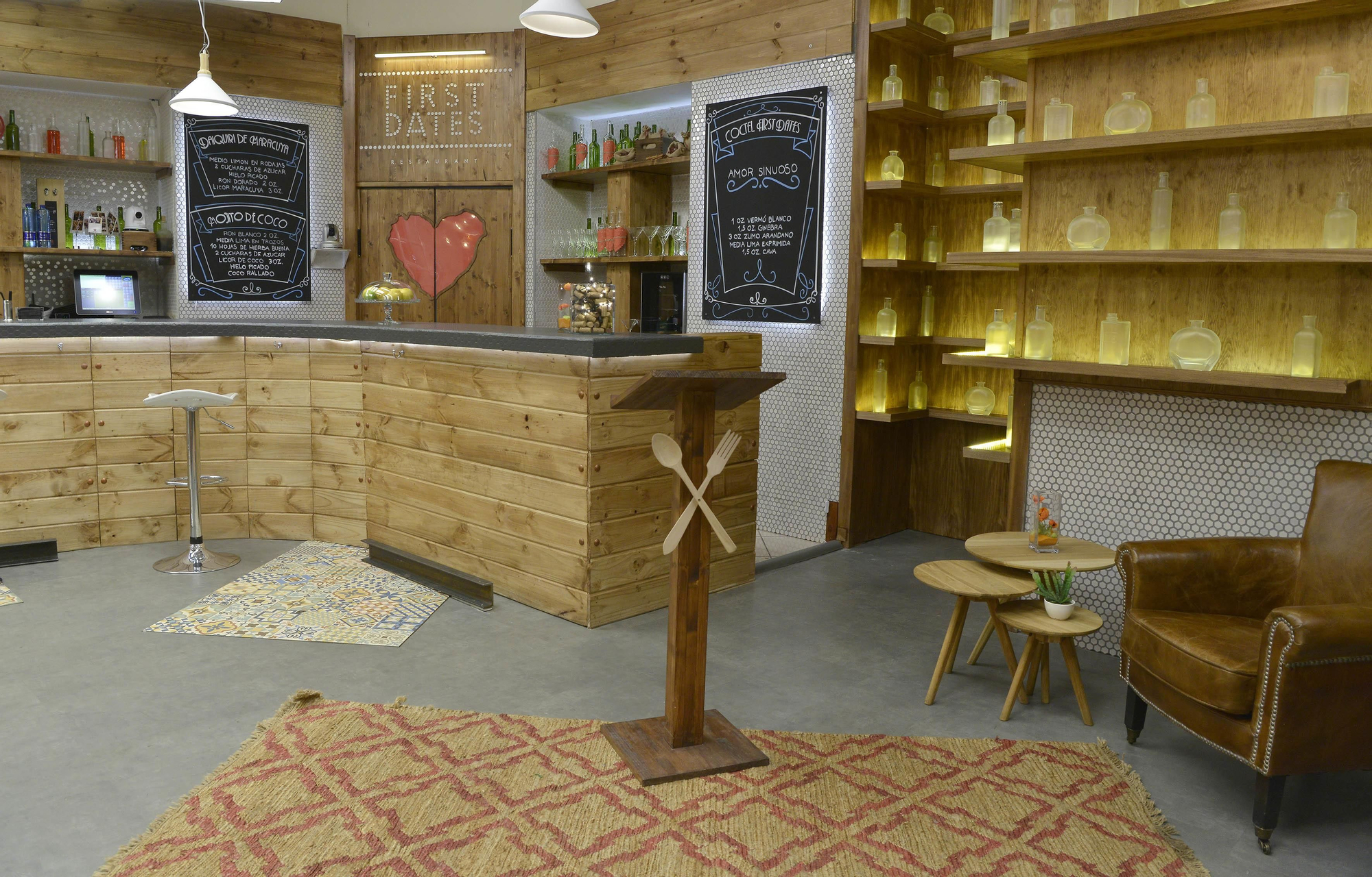 El pasillo principal al restaurante de First Dates