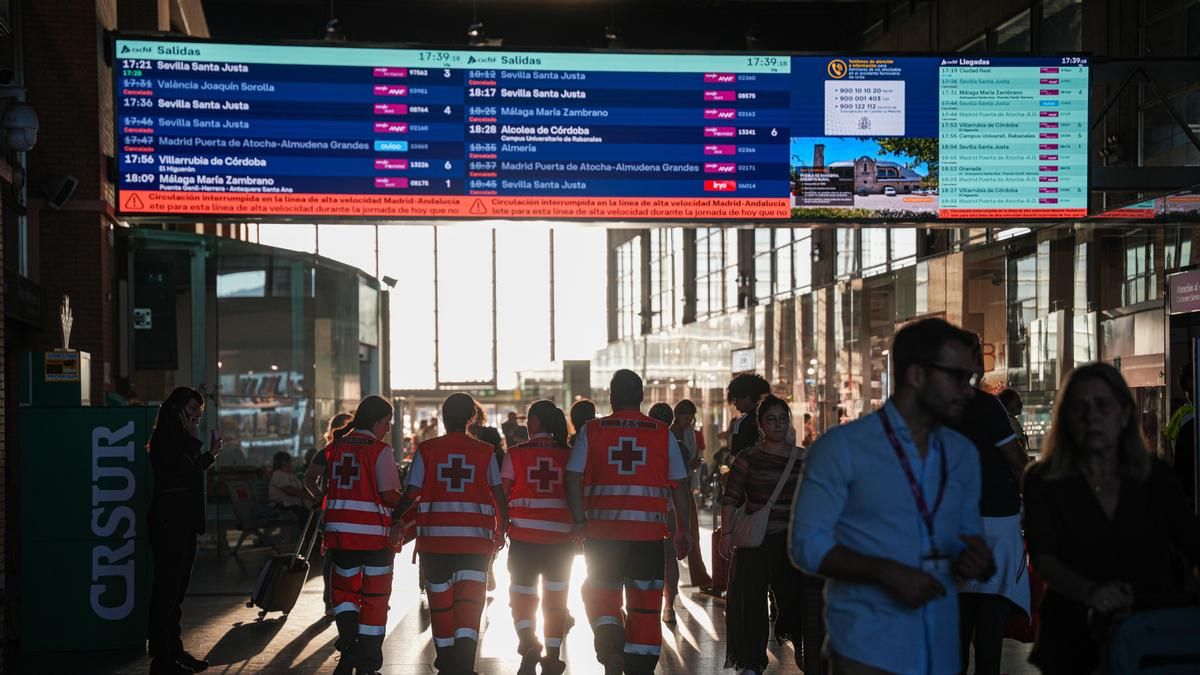 Renfe prepara planes alternativos de transporte y abrirá 24 horas las estaciones de Atocha, Sevilla, Córdoba y Málaga