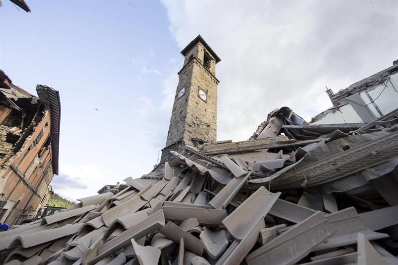 Al menos 19 muertos tras el terremoto que ha sacudido el centro de Italia