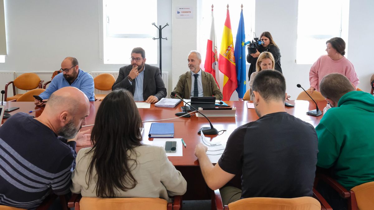 Reunión entre la Consejería de Educación y la Junta de Personal Docente de Cantabria.