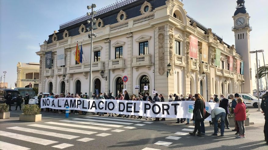 El Gobierno no autorizará la ampliación del Puerto de València si Puertos del Estado no avala la DIA de 2007