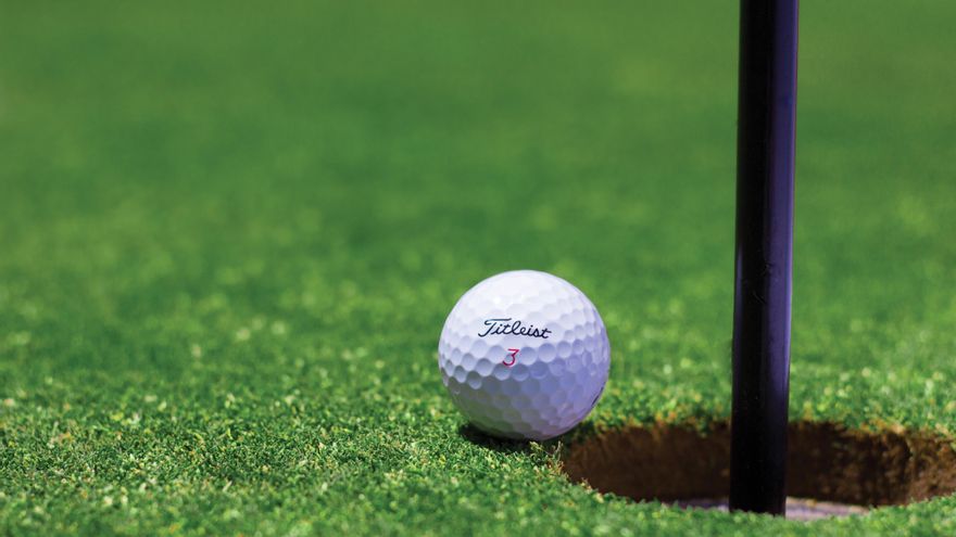 Guadalajara, la ciudad sin campo de golf donde PP y Vox patrocinan una liga 'senior' para potenciar este deporte
