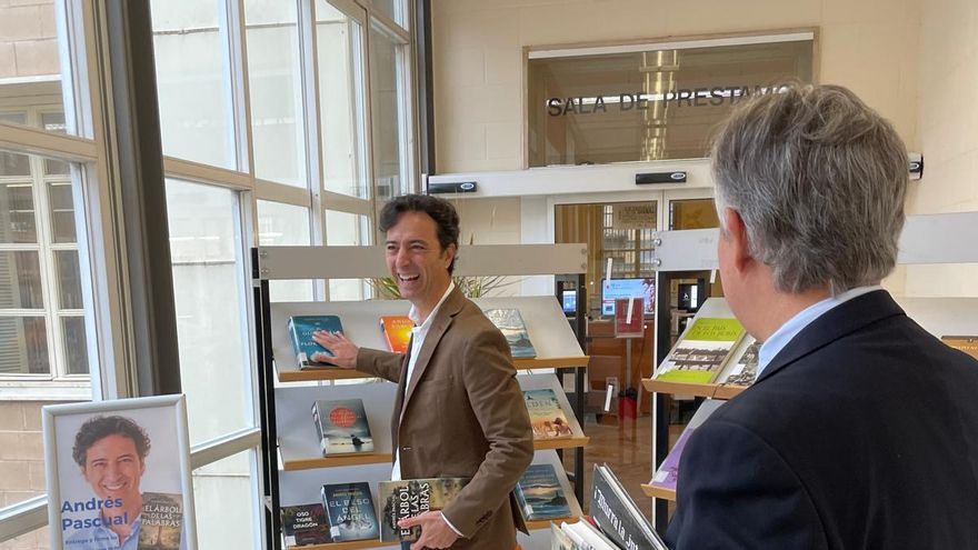 El árbol de las palabras de Andrés Pascual ya está en la Biblioteca de La Rioja
