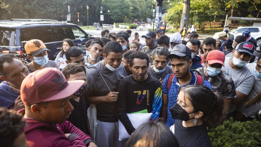 Texas y Florida doblan pulso migratorio a Biden mediante el envío de migrantes