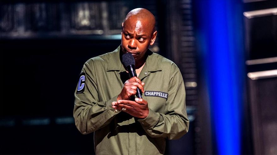 Un hombre armado ataca en pleno show al cómico Dave Chappelle tras su polémica en Netflix