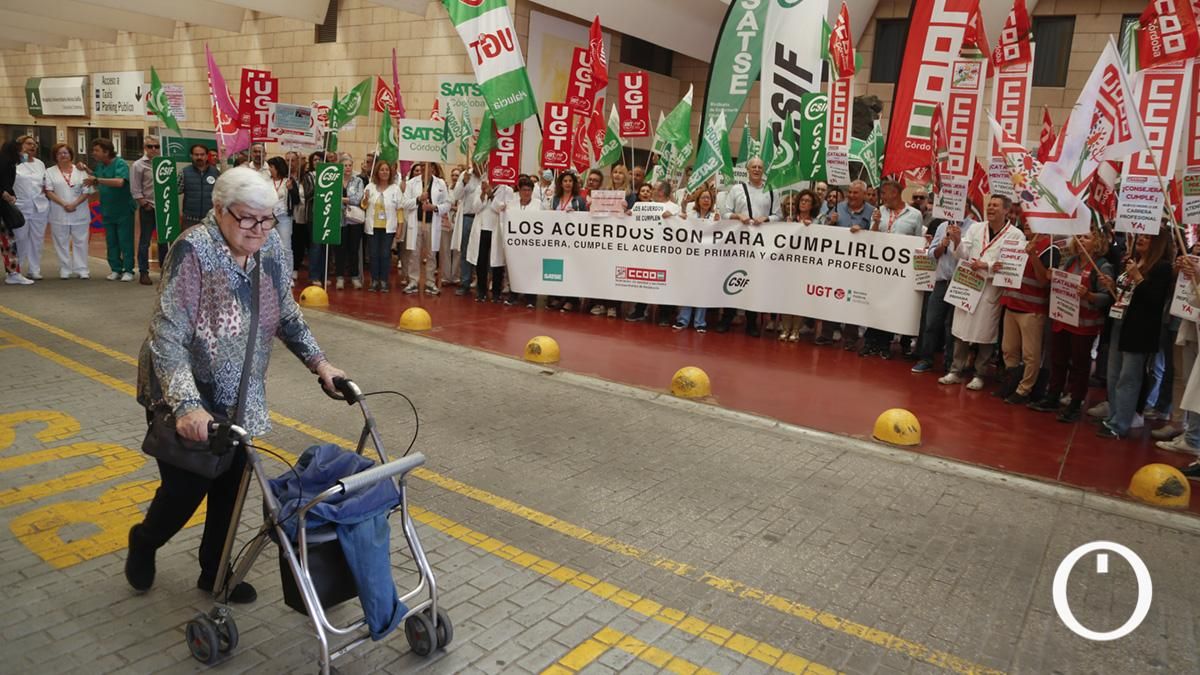 Concentración para exigir mejoras para la Atención Primaria y la aplicación de la carrera profesional en el SAS