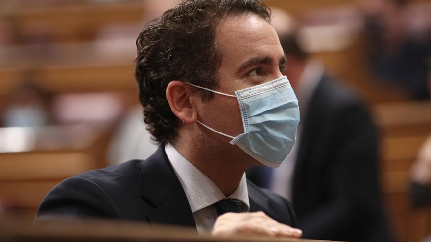 El portavoz parlamentario del PP, Teodoro García Egea, durante una nueva sesión de control al gobierno en el Congreso de los Diputados, en Madrid, (España), a 30 de septiembre de 2020.