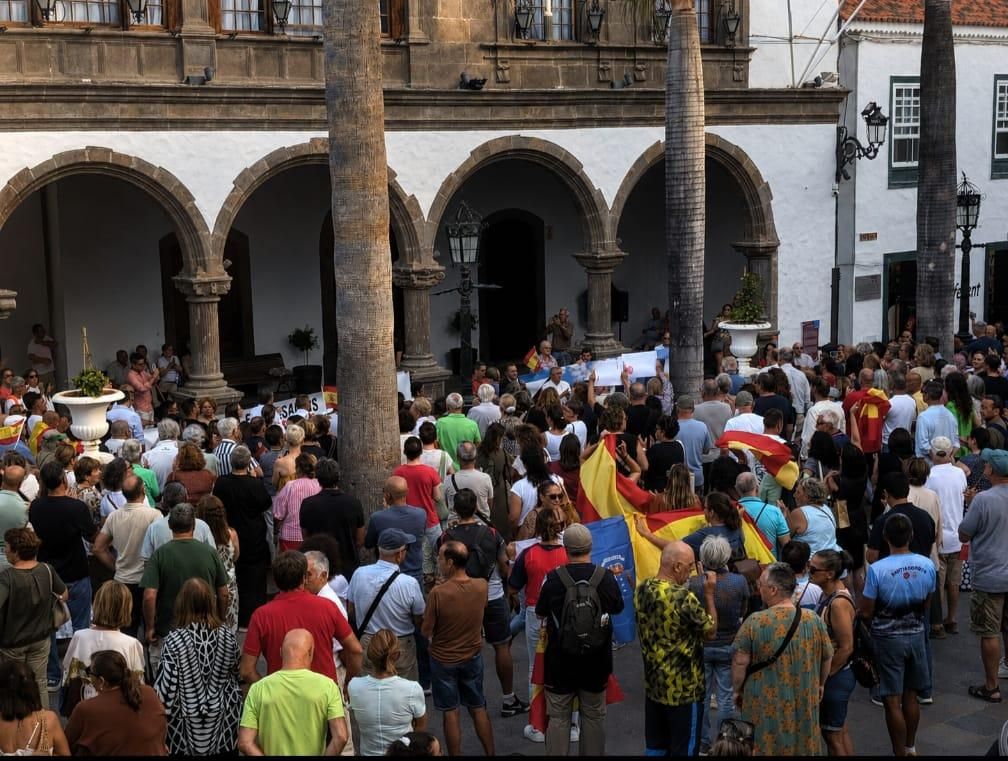 Concentración de apoyo a Ceuta en Santa Cruz de La Palma. JOSÉ F. AROZENA