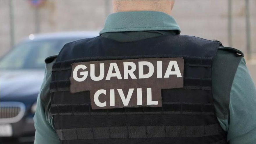 La Guardia Civil interviene productos falsificados por valor de 60.000 euros en una tienda en Gran Canaria