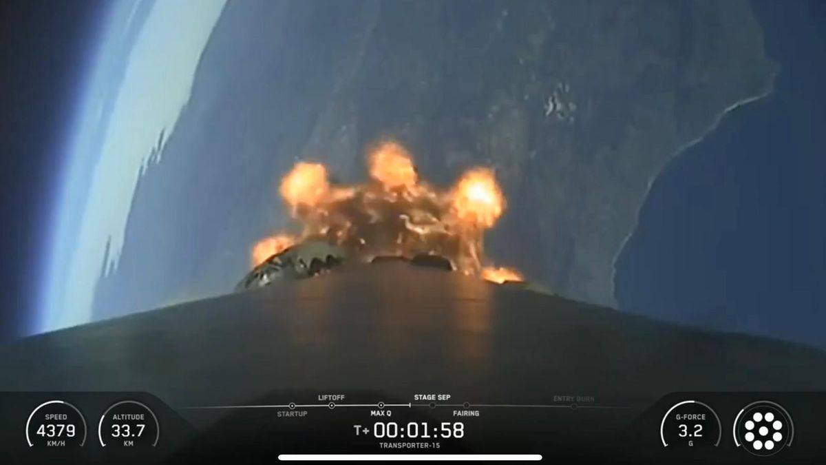 El cohete del satélite 6GStarLab, ya fuera de la atmosfera terrestre.