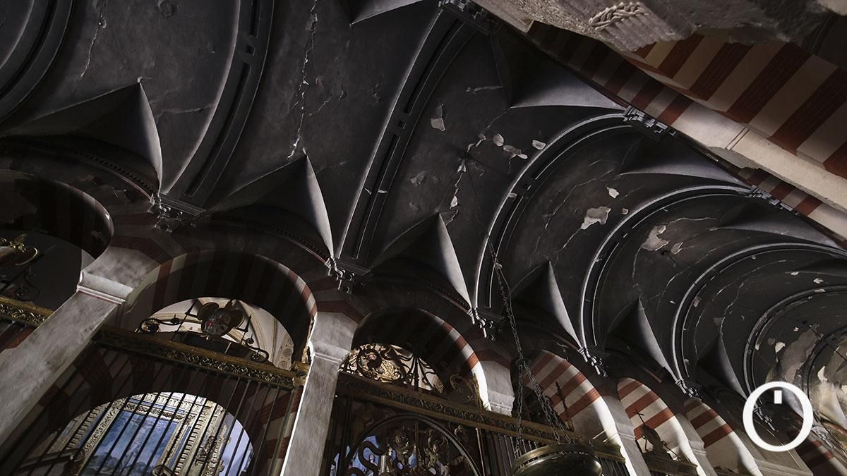 El interior de la Mezquita Catedral tras el incendio