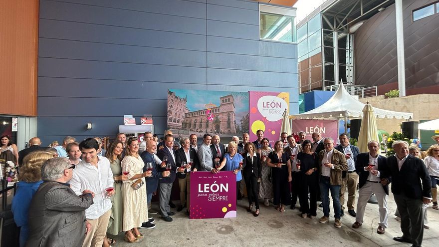 El consejero de Medio Ambiente de Castilla y León, sobre su comida en Gijón durante el incendio de Las Médulas: "Tenemos la mala costumbre de comer"