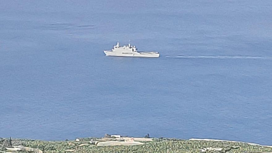 El buque anfibio ‘Castilla’ llega a La Palma para trasladar a los agricultores del Valle