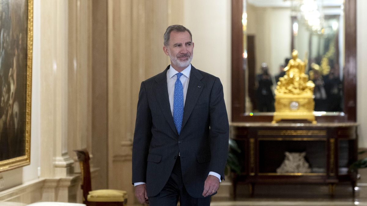 El Rey Felipe VI a su llegada al Palacio de La Zarzuela, a 9 de mayo de 2022, en Madrid (España). La Confederación de la Producción y del Comercio es el gremio empresarial chileno que agrupa a los principales sectores productivos del país: comercio, agricultura, minería, industria, construcción y banca.