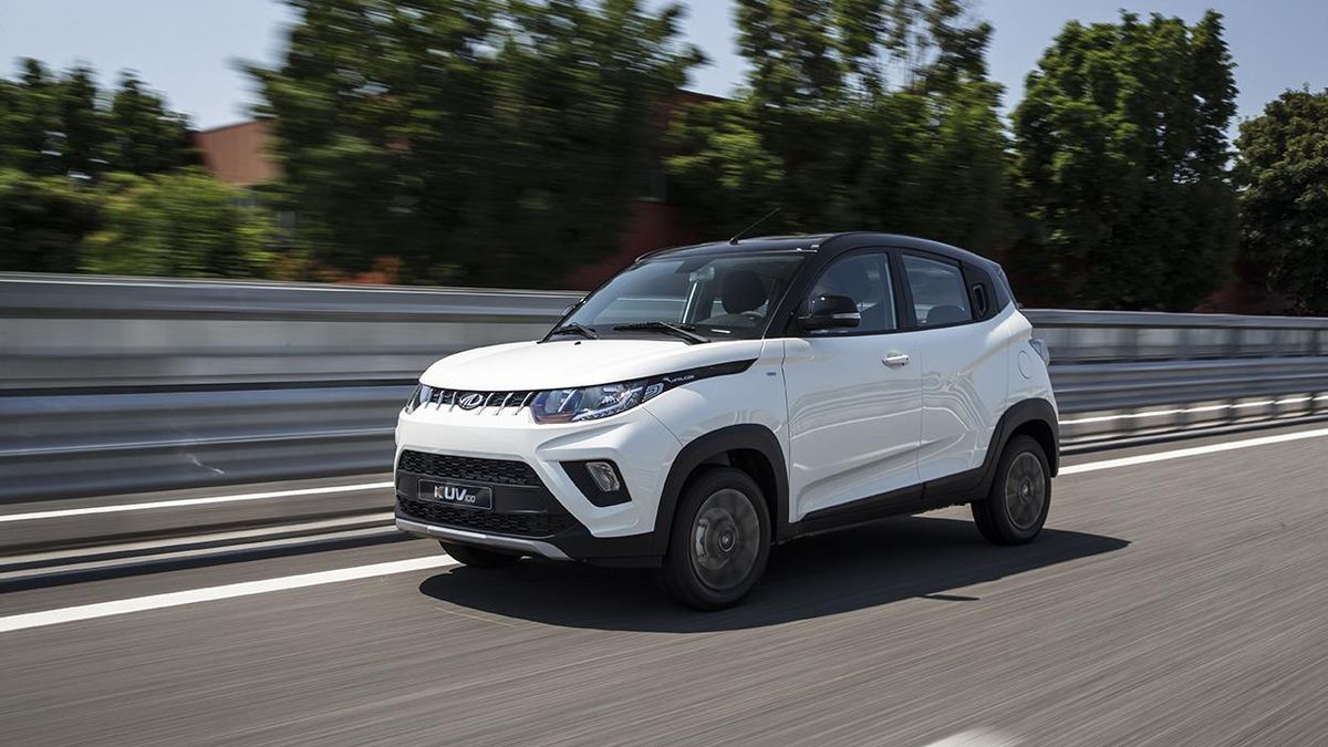 Modelos pequeños y asequibles como el Mahindra KUV100 son la especialidad de las marcas indias.