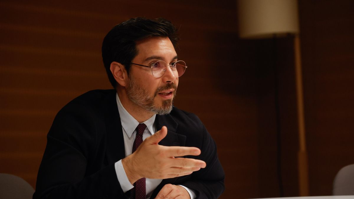 Aira explica que las imágenes icónicas que se usan en política no son fruto del azar.