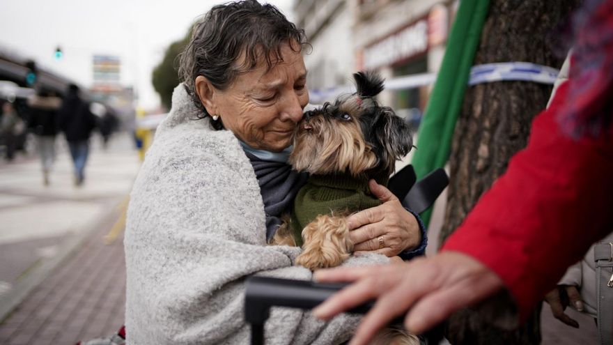 Doña Charo, tras ser desahuciada este jueves de su casa de Madrid.
