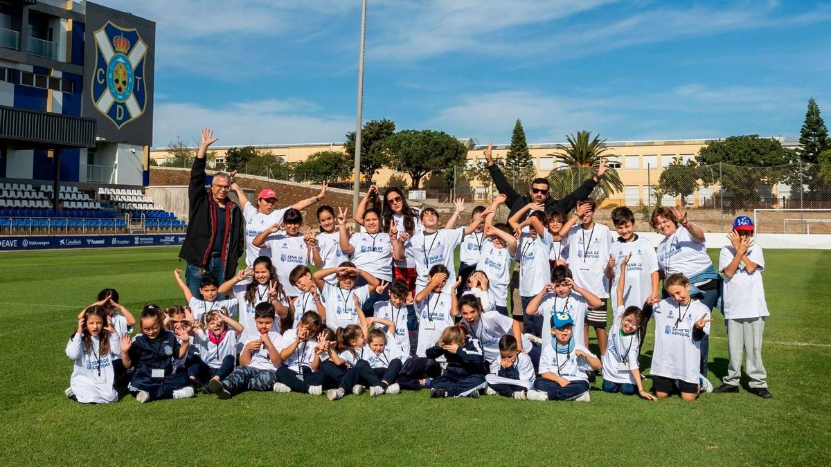 Escolares del CEIP La Montañeta participan en la tercera jornada de ‘CD Tenerife: Seña de Identidad’