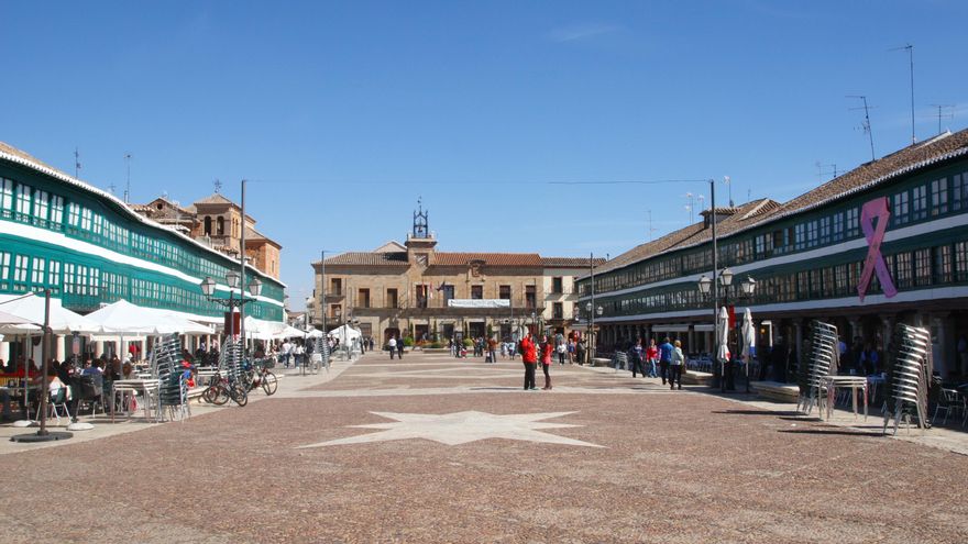 El bonito pueblo que mantiene intacto un Corral de Comedias del siglo XVII y es Conjunto Histórico Artístico