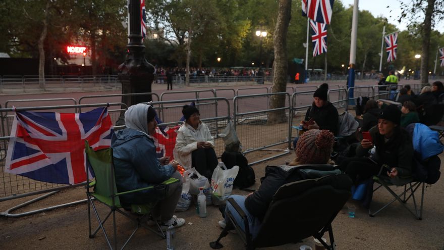 Acampada en las inmediaciones del Palacio de Buckingham.