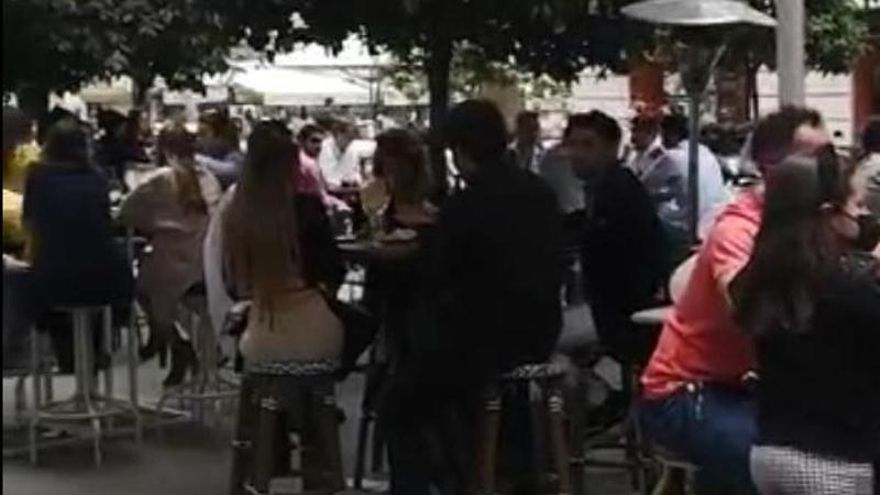 Dos sindicatos acusan al Ayuntamiento de Granada de falsear datos policiales durante la Semana Santa: "Nos hemos visto superados, faltan agentes en las calles"