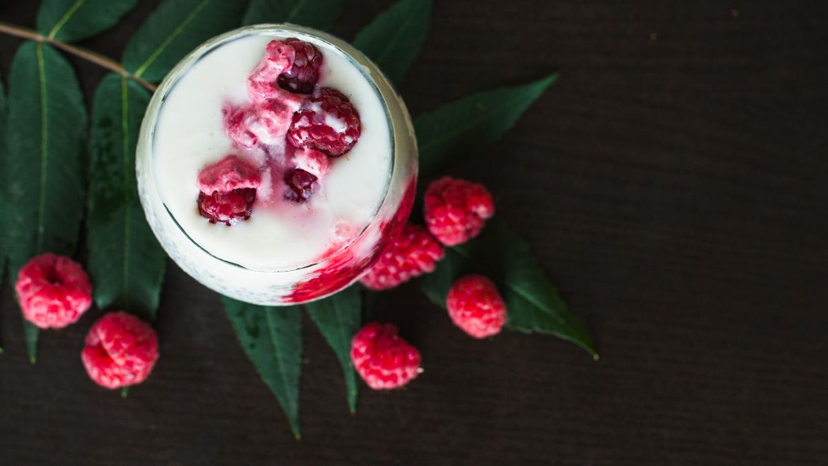 Puedes combinar distintos frutos en una mousse de frutos rojos