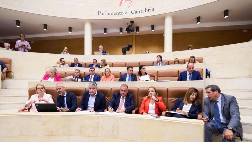 El Parlamento de Cantabria a medio gas: solo cinco leyes en dos años y medio de legislatura