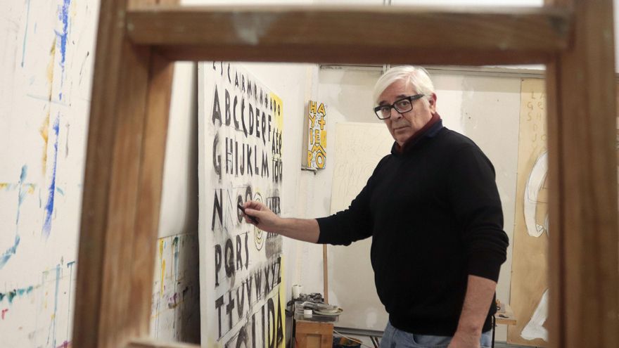 El artista Javier de Juan: "Levantad la barbilla y reíros con desprecio del apagón"