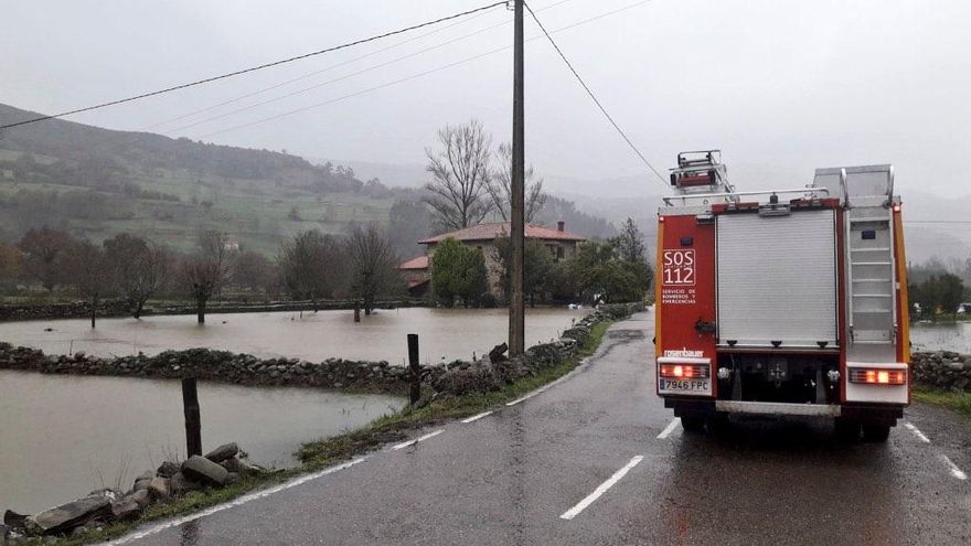 Servicios de emergencia de Cantabria vigilan la crecida de ríos en la comunidad