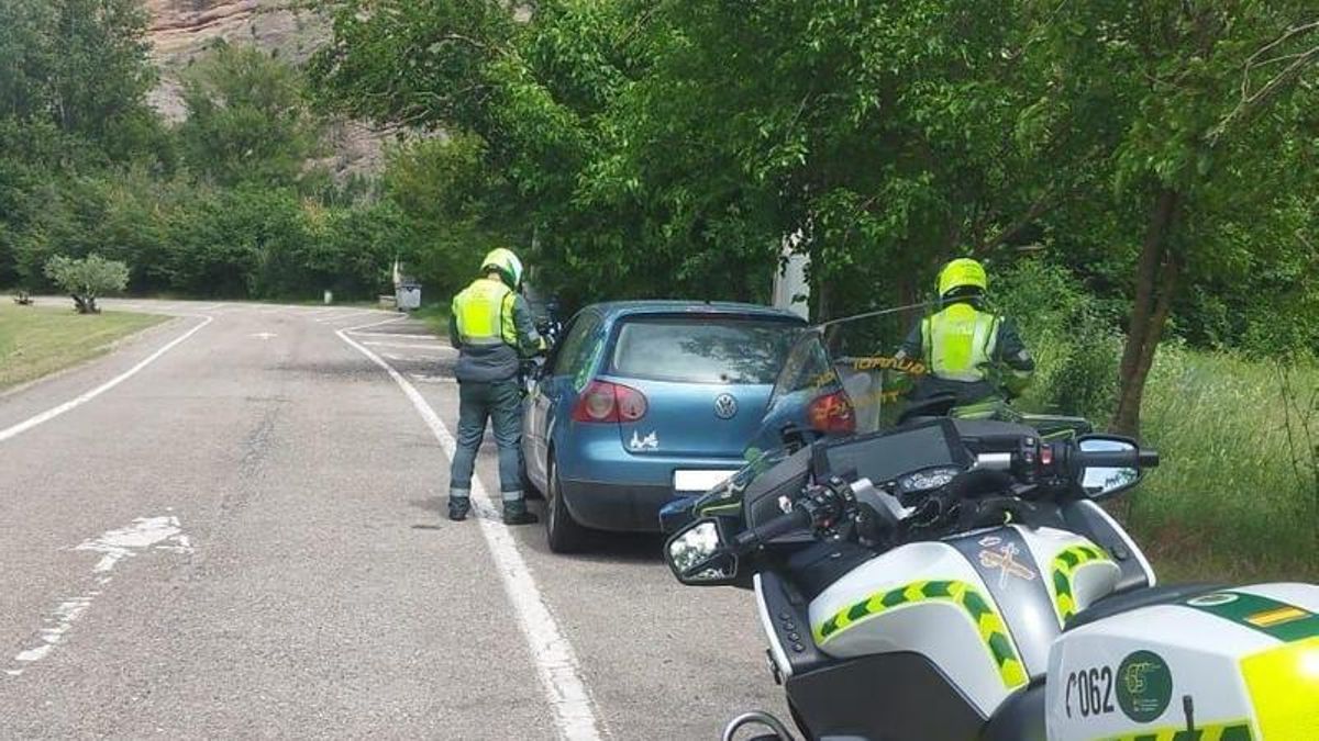 Sorprendido dos veces, y en menos de 24 horas, conduciendo sin el permiso en vigor porque había perdido todos los puntos