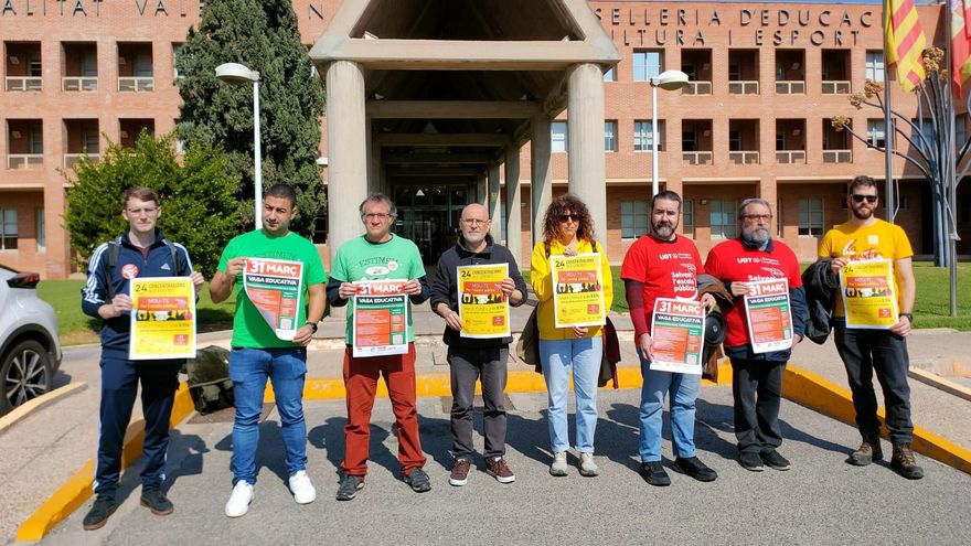 Los docentes amenazan con una huelga general a partir de mayo: "Es una burla permanente de la Conselleria"