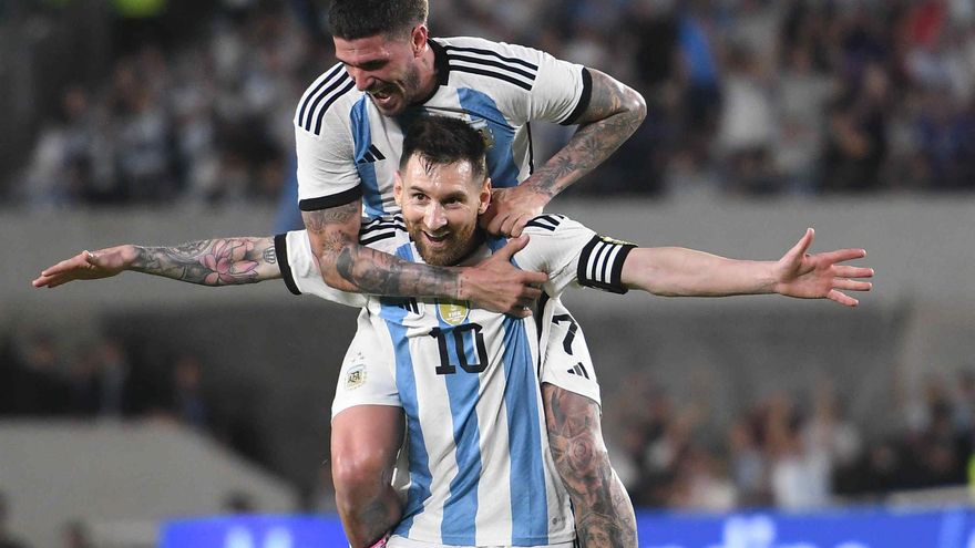 Argentina estrenó su corona mundial con un triunfo ante Panamá