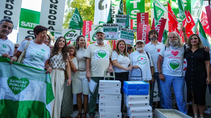 Las Mareas Blancas de Andalucía suman más de 57.000 firmas para lanzar una ley contra el modelo sanitario de Moreno