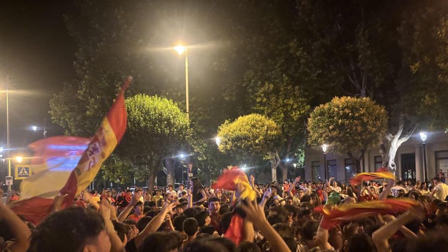 Logroño vacía las fuentes de Murrieta, el Espolón y Gran Vía ante la posible celebración del Mundial