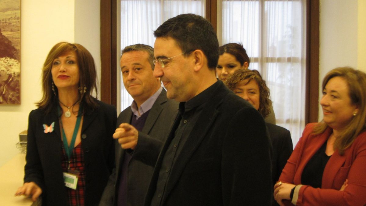 PSOE e IU registran proyecto de Ley de transexualidad, que prevé una tarjeta identificativa ante instituciones andaluzas