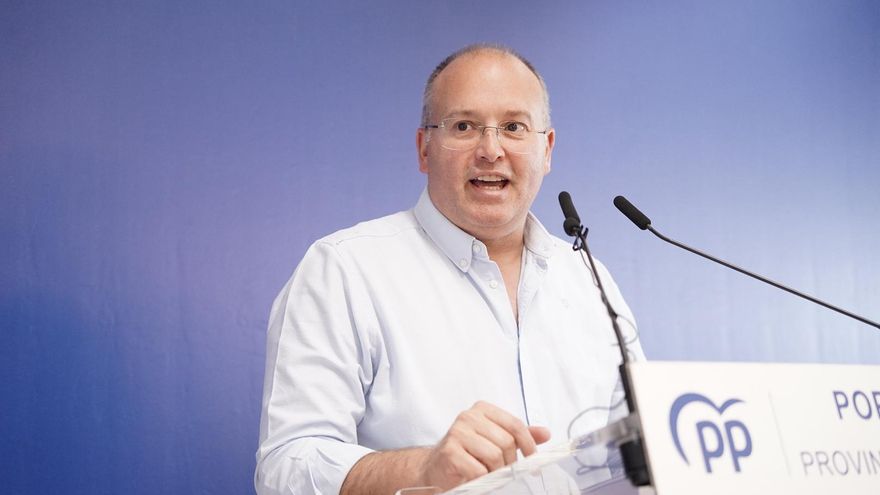 El secretario general del Partido Popular, Miguel Tellado, interviene, durante la Junta Directiva Provincial del PP de Alicante, a 25 de julio de 2025, en Alicante, Comunidad Valenciana (España).